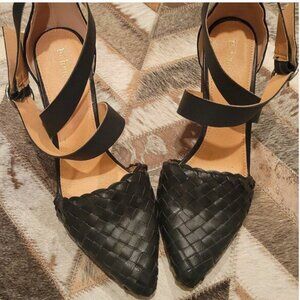 Blk Woven Criss-Cross Stacked Heels